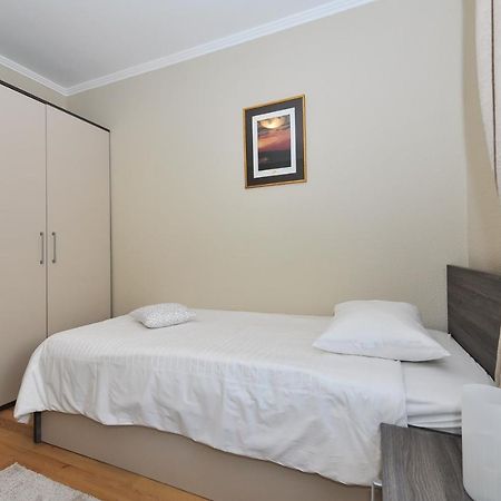 Apartmani Peric 1 Meka Draga 奥布罗瓦茨 外观 照片