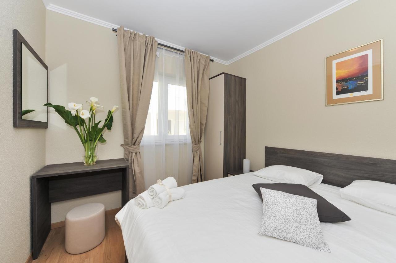 Apartmani Peric 1 Meka Draga 奥布罗瓦茨 外观 照片