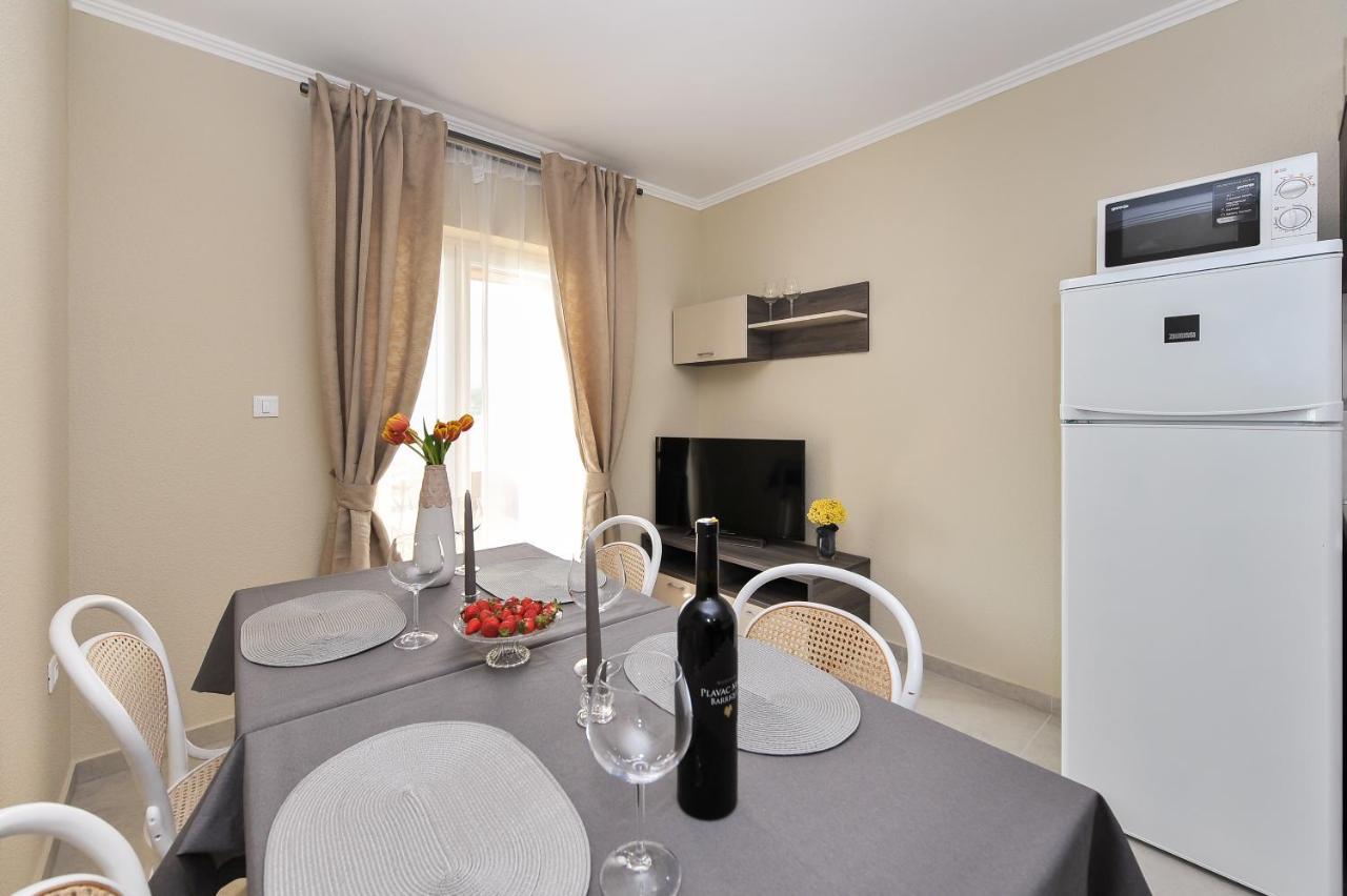 Apartmani Peric 1 Meka Draga 奥布罗瓦茨 外观 照片