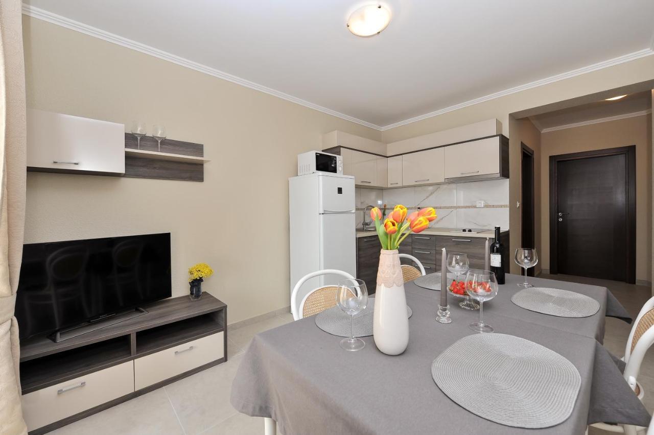 Apartmani Peric 1 Meka Draga 奥布罗瓦茨 外观 照片