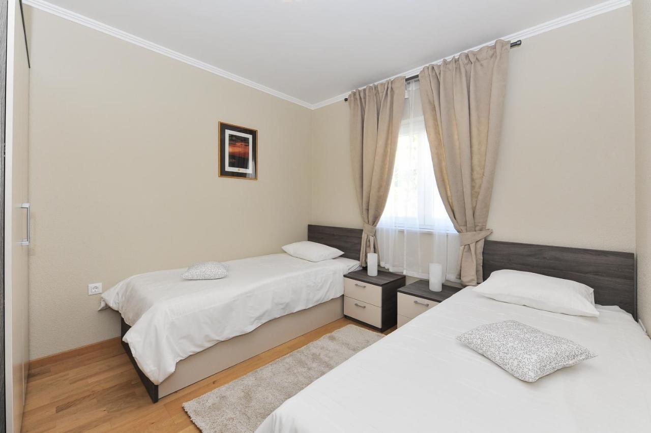 Apartmani Peric 1 Meka Draga 奥布罗瓦茨 外观 照片