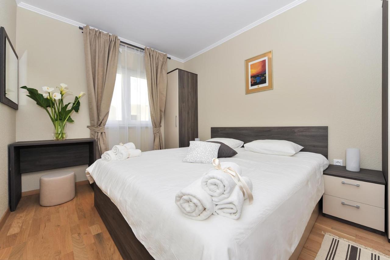 Apartmani Peric 1 Meka Draga 奥布罗瓦茨 外观 照片