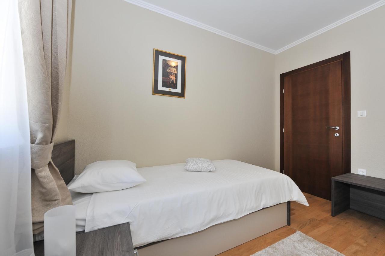 Apartmani Peric 1 Meka Draga 奥布罗瓦茨 外观 照片